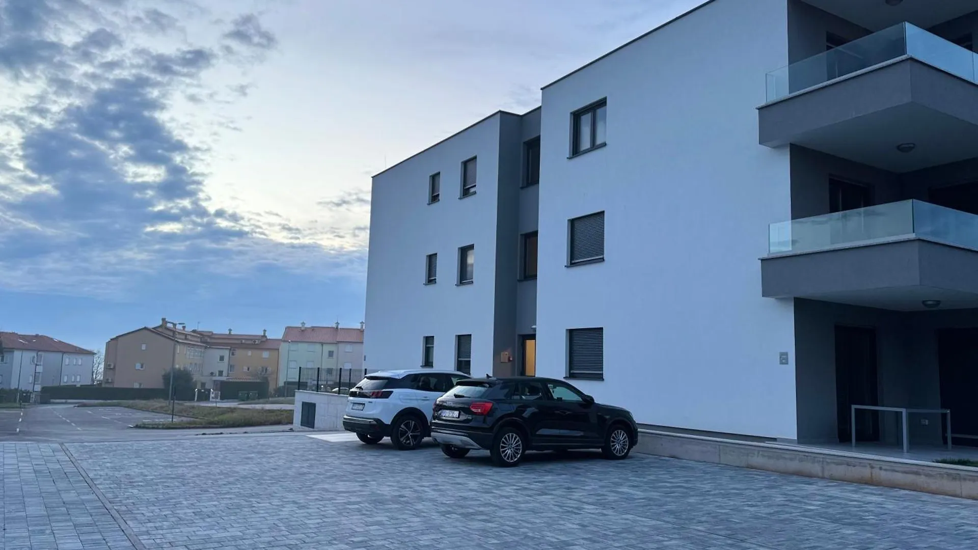 Apartments Frank Zambratija
